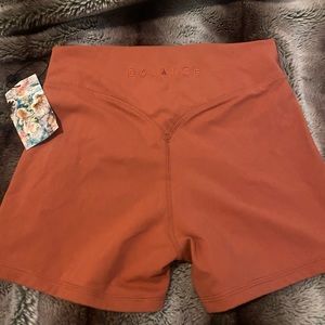 Balance Athletica Cloud Short - Sunstone